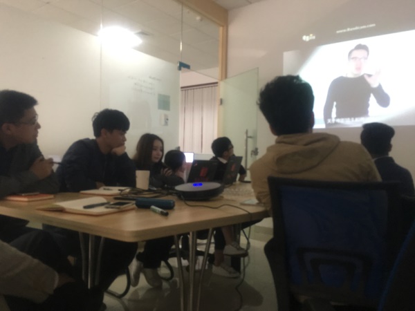 奧斯卡是我們制作企業宣傳片的大腿 奧斯卡是我們制作企業宣傳片的大腿