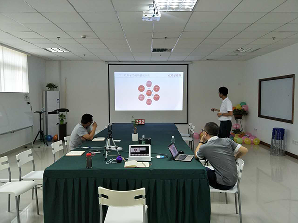 紅瓜子傳媒_企業宣傳片視頻制作_來到紅瓜子，仿佛回到了熱情奔放的青春